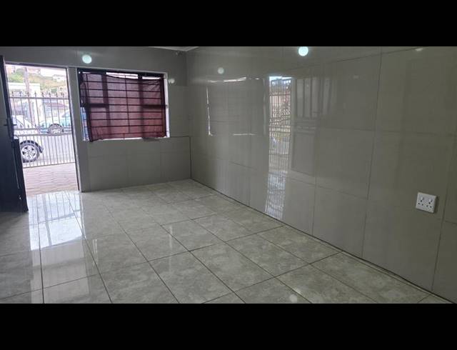 2 BEDROOM PROPERTY TO RENT IN MONTFORD